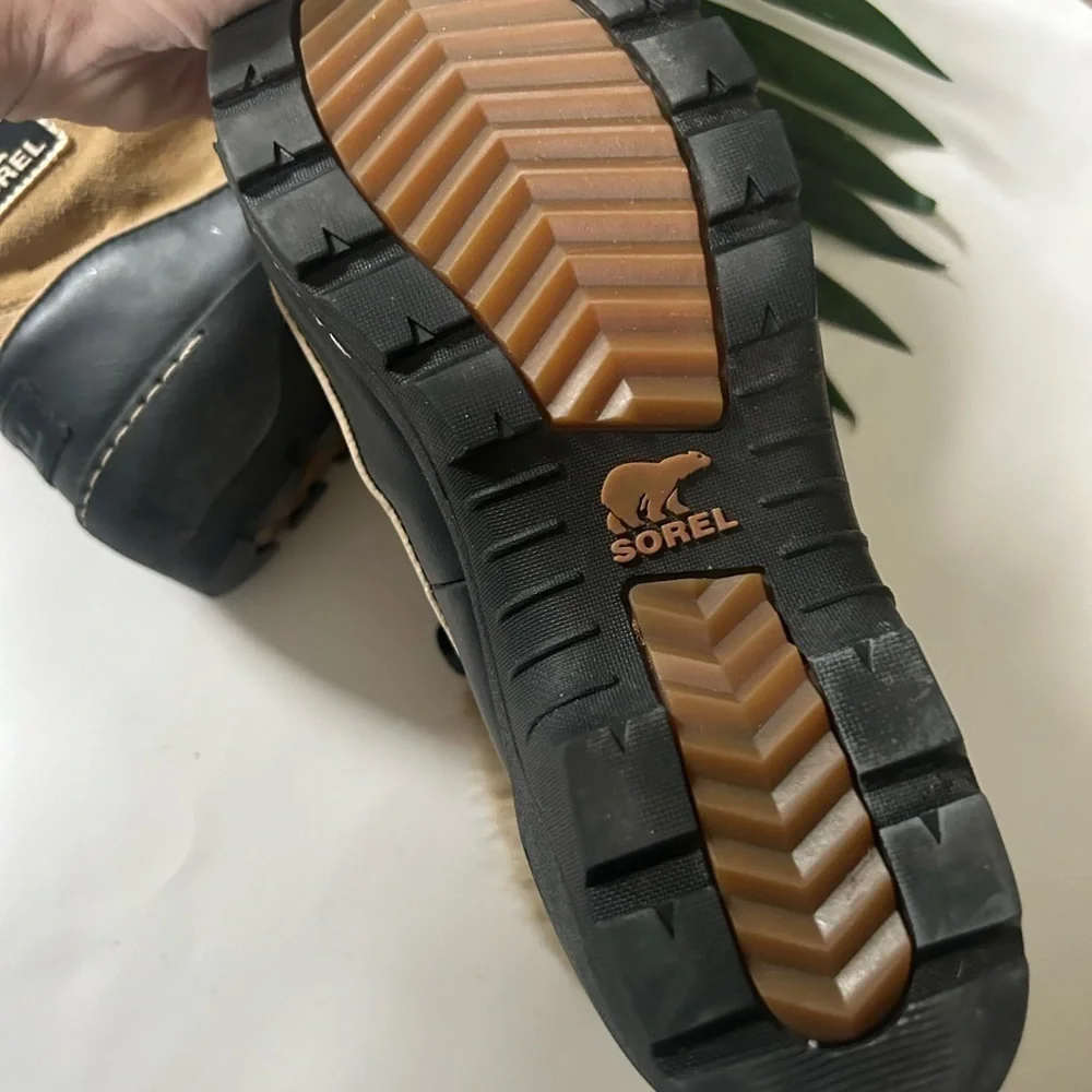 Sorel Tivoli III winter boot tan and brown size 6